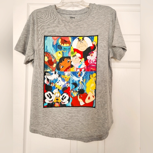 💥SALE💥DISNEY, XL (15-17), Juniors, Character TShirt - Picture 1 of 6